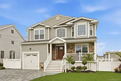 30 Berger Avenue, Amityville, NY 11701 - Photo 4