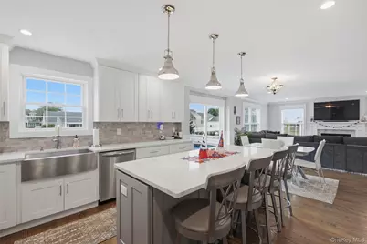 30 Berger Avenue, Amityville, NY 11701 - Photo 20