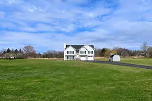 82 River Glen Rd, Wallkill, NY 12589 - Photo 2