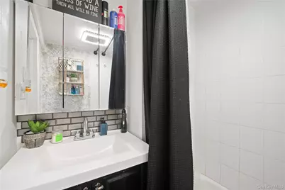 284 Baldwin Road, Hempstead, NY 11550 - Photo 22