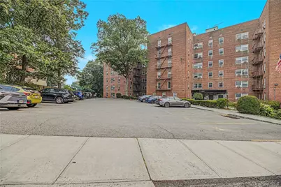 682 Tuckahoe Road #5K, Yonkers, NY 10710 - Photo 4