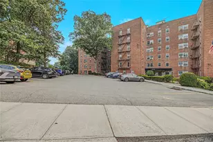 682 Tuckahoe Rd, Yonkers, NY 10710 - Photo 4