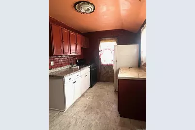 32 Cypress Street, Central Islip, NY 11722 - Photo 2