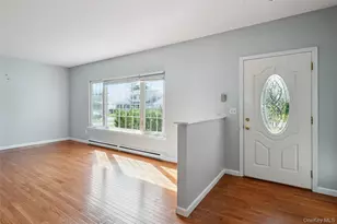 17 Parr Dr, Ronkonkoma, NY 11779 - Photo 4