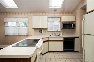 131 Oceanview Rd, East Rockaway, NY 11518 - Photo 12