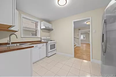 10257 189th Street, Hollis, NY 11423 - Photo 4
