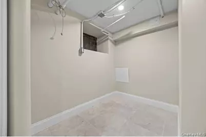 10257 189th Street, Hollis, NY 11423 - Photo 18