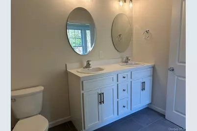 125 W Main Street, Kings Park, NY 11754 - Photo 30