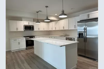 125 W Main Street, Kings Park, NY 11754 - Photo 36