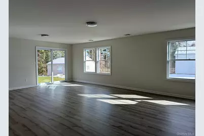 125 W Main Street, Kings Park, NY 11754 - Photo 38