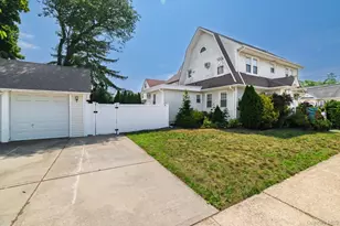59 Hampton Rd, Lynbrook, NY 11563 - Photo 4