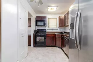 59 Hampton Rd, Lynbrook, NY 11563 - Photo 10