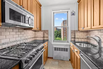 629 Kappock Street #7N, Bronx, NY 10463 - Photo 6