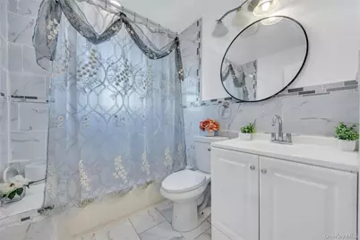 178 Warwick Road, Elmont, NY 11003 - Photo 14