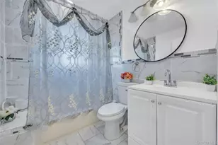 178 Warwick Rd, Elmont, NY 11003 - Photo 14