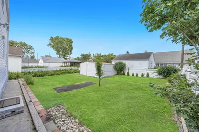 178 Warwick Road, Elmont, NY 11003 - Photo 24