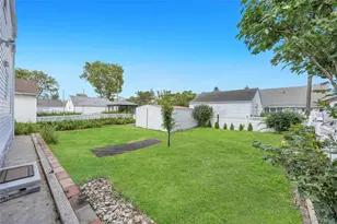 178 Warwick Rd, Elmont, NY 11003 - Photo 24