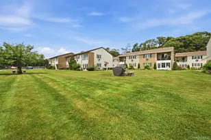 215 E Main St, East Islip, NY 11730 - Photo 18
