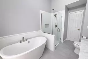 3 Woodhollow Ct, Medford, NY 11763 - Photo 8