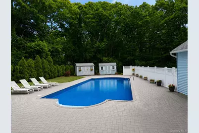 3 Woodhollow Court, Medford, NY 11763 - Photo 2