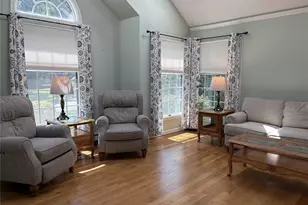 3 Woodhollow Ct, Medford, NY 11763 - Photo 2