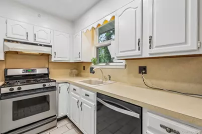 11 Park Avenue, New Rochelle, NY 10805 - Photo 8