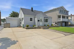 4 Flint Rd, Amityville, NY 11701 - Photo 4