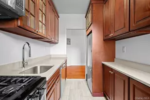 756 Brady Ave, Bronx, NY 10462 - Photo 14