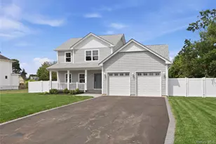 152 Jayne Ave, Patchogue, NY 11772 - Photo 2
