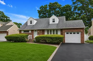 1812 Gormley Ave, Merrick, NY 11566 - Photo 2