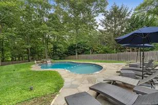 10 7th St, East Hampton, NY 11937 - Photo 2