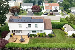 135 Southern Pkwy, Plainview, NY 11803 - Photo 4