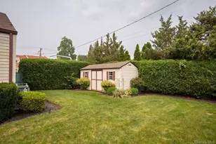 135 Southern Pkwy, Plainview, NY 11803 - Photo 22