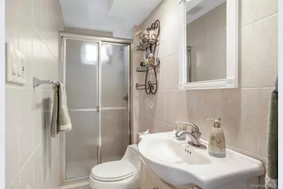 135 Southern Parkway, Plainview, NY 11803 - Photo 12