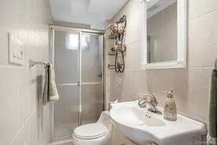 135 Southern Pkwy, Plainview, NY 11803 - Photo 12