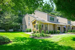 8 Whitman Ridge Dr, Melville, NY 11747 - Photo 2