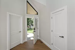 8 Whitman Ridge Dr, Melville, NY 11747 - Photo 6