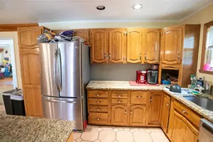 208 Wood Hampton Dr, White Plains, NY 10603 - Photo 4