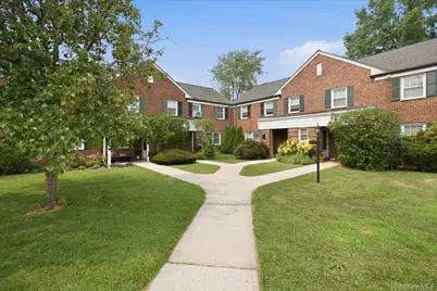 117 Robins Road #117, New Rochelle, NY 10801 - Photo 2