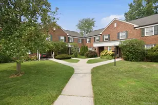 117 Robins Rd, New Rochelle, NY 10801 - Photo 2