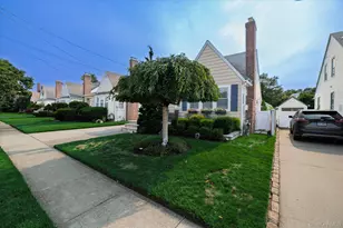 43 Devon St, Malverne, NY 11565 - Photo 18