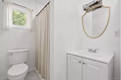 16 Marlboro Place, Bellmore, NY 11710 - Photo 8