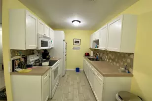 274 Berwick Ct, Ridge, NY 11961 - Photo 4