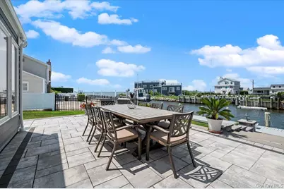 31 Shore Drive W, Copiague, NY 11726 - Photo 26