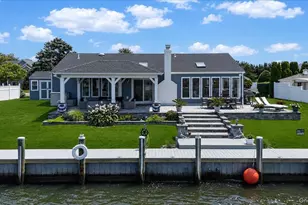 31 Shore Dr W, Copiague, NY 11726 - Photo 2