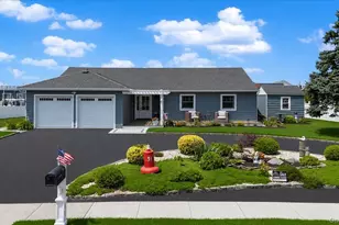 31 Shore Dr W, Copiague, NY 11726 - Photo 30