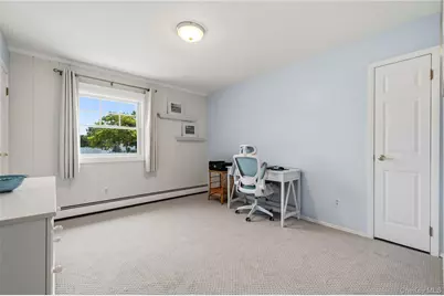 31 Shore Drive W, Copiague, NY 11726 - Photo 22