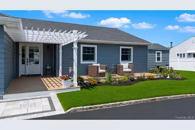 31 Shore Drive W, Copiague, NY 11726 - Photo 6