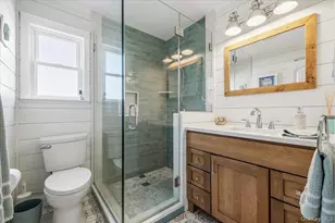 31 Shore Dr W, Copiague, NY 11726 - Photo 24