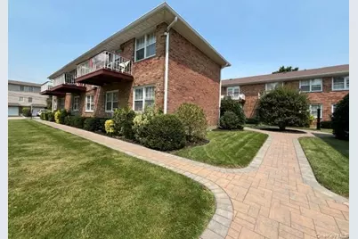 165 Manorhaven Boulevard #C, Port Washington, NY 11050 - Photo 1